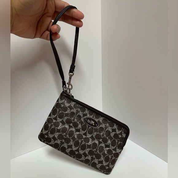 #38. Coach Signature Coated Canvas Small Wrislet, Choco Brown, VGUC - Picture 3 of 8